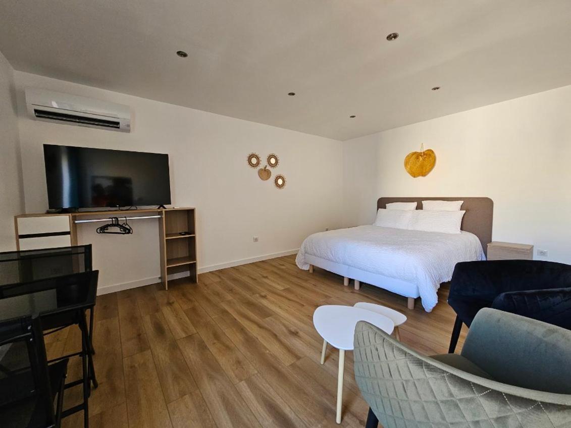 Bed and Breakfast Rue Des Tilleuls Saint-Marcel-les-Sauzet Екстер'єр фото